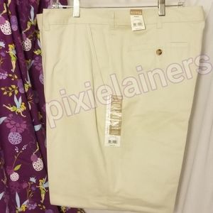 BNWT FLAT FRONT KHAKI PANTS 42x32